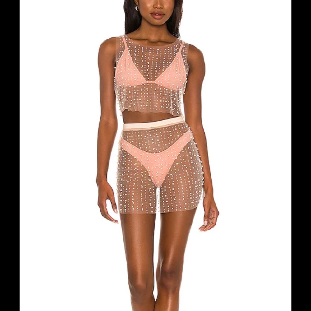 NWT Glitzy Girl Mesh Pearl Top & Skirt Set in Nude
Beach Bunny size s SOLD OUT